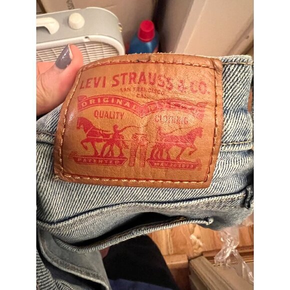 Levis Womens High-Waisted Blue Denim Jeans Size 28 button fly - Picture 3 of 16